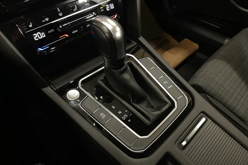 Volkswagen Passat din 2022 cu 53.887 km - oferta VOL206237 - foto 25