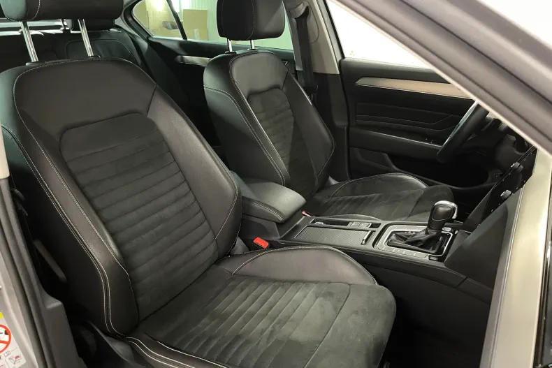 Volkswagen Passat din 2021 cu 89.567 km - oferta VOL206240 - foto 10