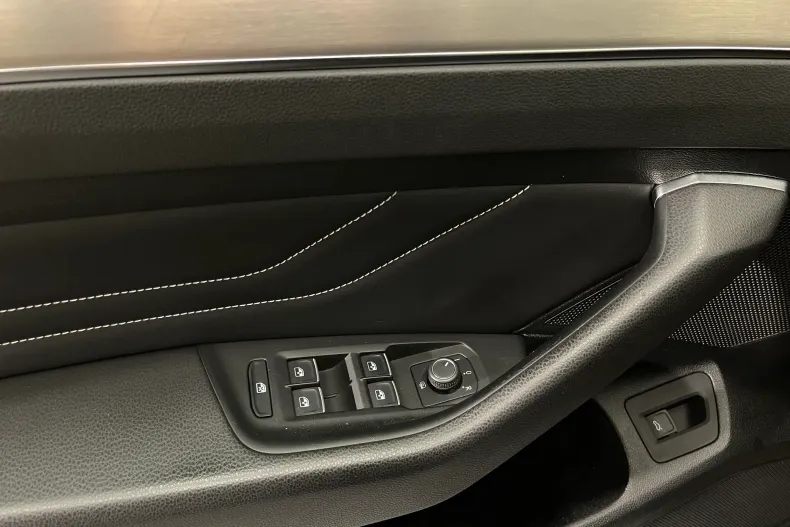 Volkswagen Passat din 2021 cu 89.567 km - oferta VOL206240 - foto 22