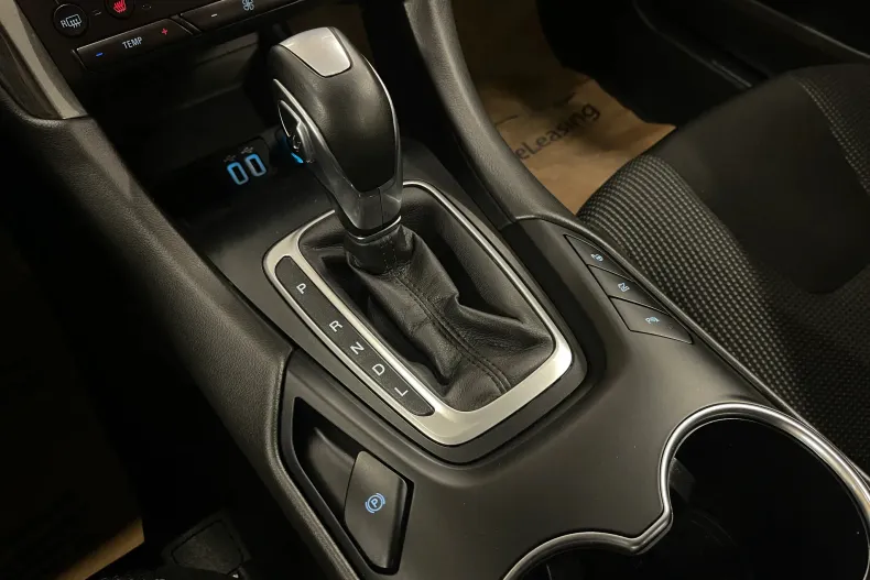 Ford Mondeo din 2021 cu 79.656 km - oferta FOR206241 - foto 25