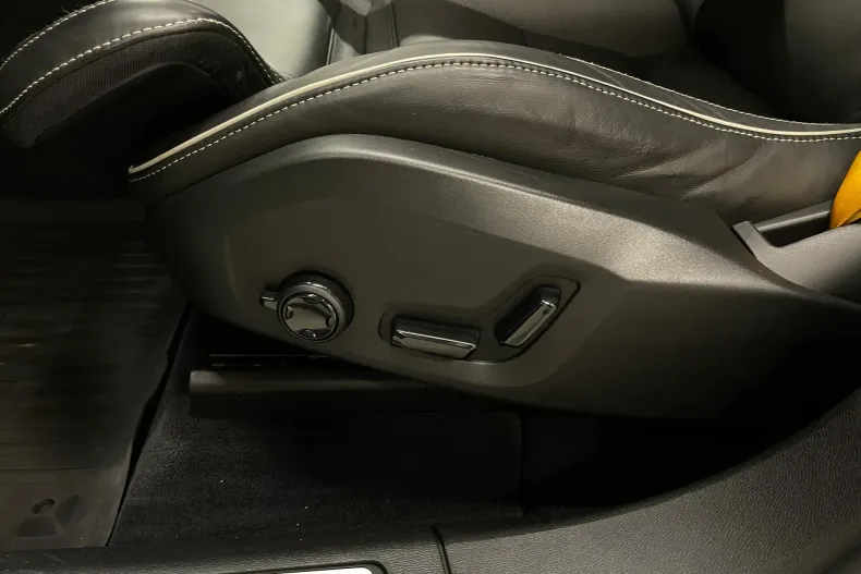 Volvo XC60 din 2021 cu 102.890 km - oferta VOL206243 - foto 23