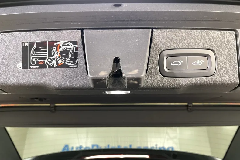 Volvo XC60 din 2021 cu 102.890 km - oferta VOL206243 - foto 24