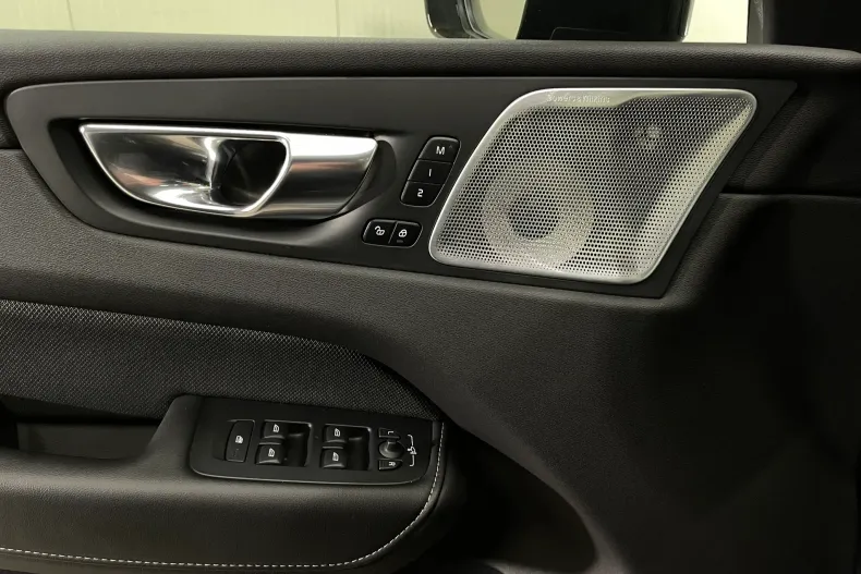 Volvo XC60 din 2021 cu 102.890 km - oferta VOL206243 - foto 26