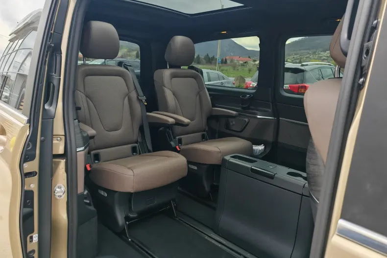 Mercedes-Benz V din 2025 cu 5.900 km - oferta MER206269 - foto 15
