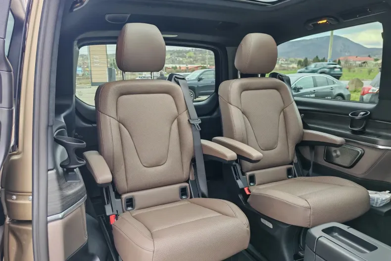 Mercedes-Benz V din 2025 cu 5.900 km - oferta MER206269 - foto 16