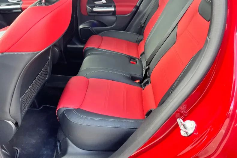 Mercedes-Benz GLA din 2022 cu 11.572 km - oferta MER206278 - foto 11