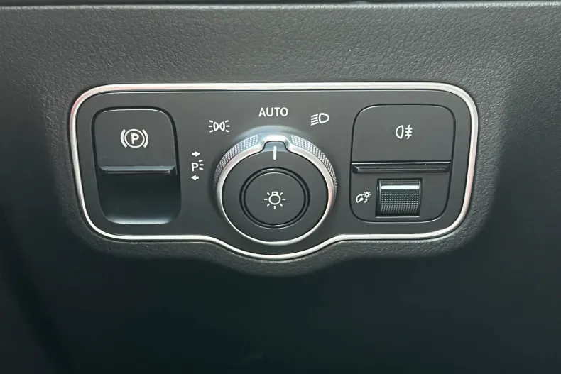 Mercedes-Benz GLA din 2022 cu 11.572 km - oferta MER206278 - foto 20