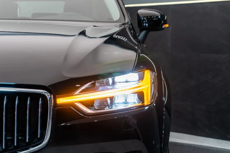 Volvo XC60 din 2021 cu 102.964 km - oferta VOL206279 - foto 11