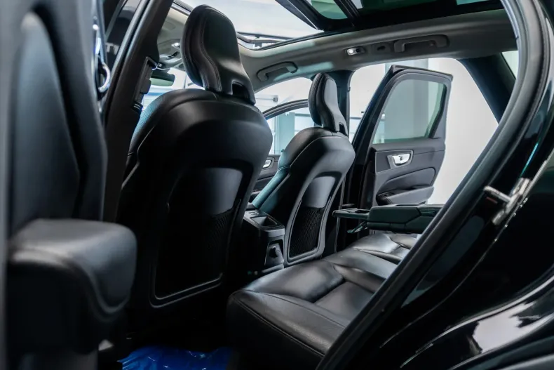 Volvo XC60 din 2021 cu 102.964 km - oferta VOL206279 - foto 19