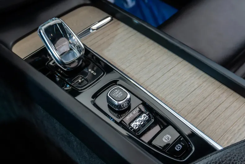 Volvo XC60 din 2021 cu 102.964 km - oferta VOL206279 - foto 21