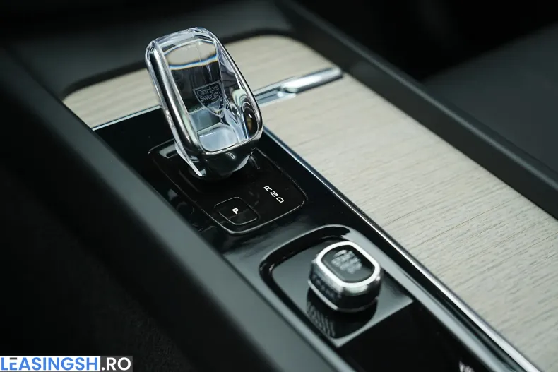 Volvo XC60 din 2021 cu 119.000 km - oferta VOL206285 - foto 37