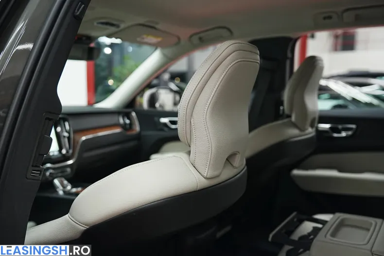 Volvo XC60 din 2020 cu 141.000 km - oferta VOL206289 - foto 12