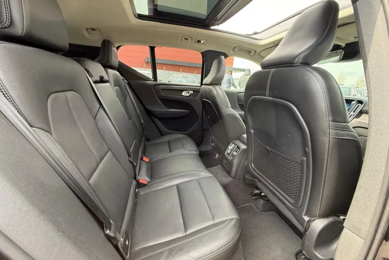 Volvo XC40 din 2021 cu 98.815 km - oferta VOL206325 - foto 13