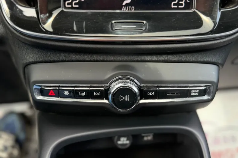 Volvo XC40 din 2021 cu 98.815 km - oferta VOL206325 - foto 22