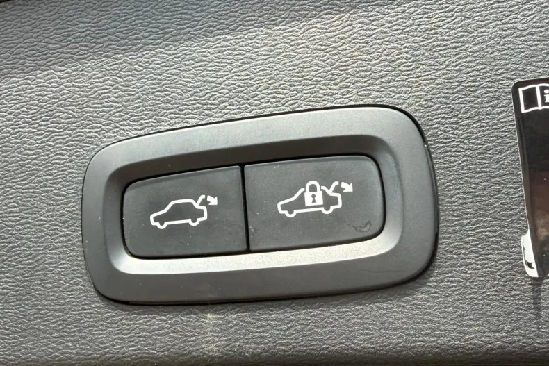 Volvo XC40 din 2021 cu 98.815 km - oferta VOL206325 - foto 28