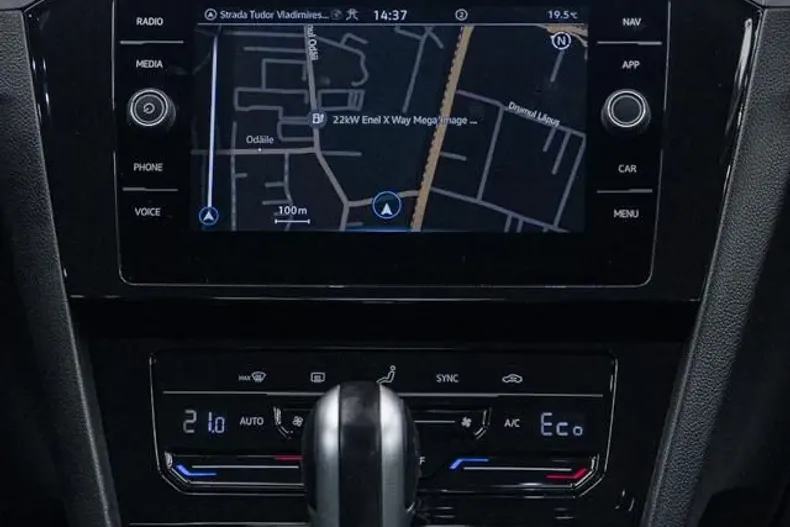 Volkswagen Passat din 2022 cu 176.000 km - oferta VOL206335 - foto 4