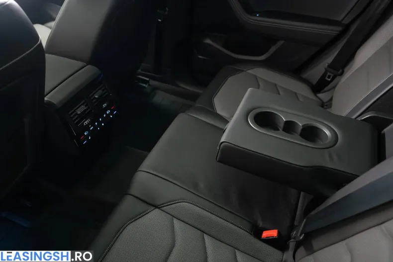 Volkswagen Touareg din 2023 cu 44.700 km - oferta VOL206342 - foto 28