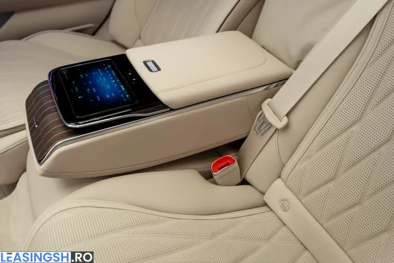 Mercedes-Benz S 63 AMG (Clasa S) din 2023 cu 9.000 km - oferta MER206343 - foto 31