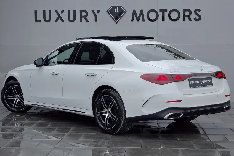 Mercedes-Benz E din 2025 cu 21.200 km - oferta MER206347 - foto 4