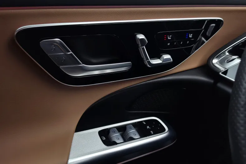 Mercedes-Benz E din 2025 cu 21.200 km - oferta MER206347 - foto 21