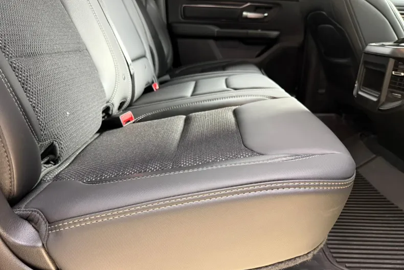 Dodge RAM din 2025 cu 9.900 km - oferta DOD206351 - foto 24