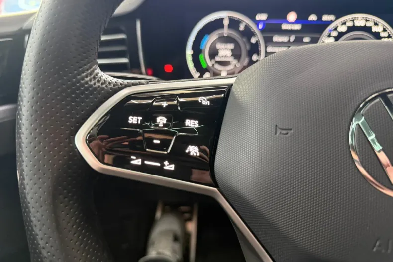 Volkswagen Touareg din 2021 cu 119.042 km - oferta VOL206353 - foto 17