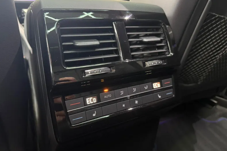 Volkswagen Touareg din 2021 cu 119.042 km - oferta VOL206353 - foto 30