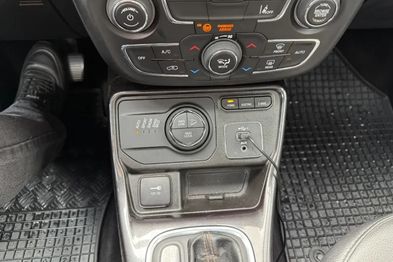 Jeep Compass din 2020 cu 138.634 km - oferta JEE206358 - foto 27