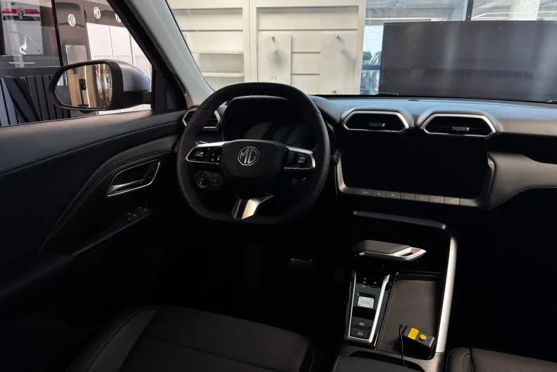 MG ZS HEV din 2025 cu 5 km - oferta MG0206359 - foto 8