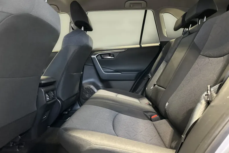 Toyota RAV4 din 2023 cu 121.607 km - oferta TOY206372 - foto 12