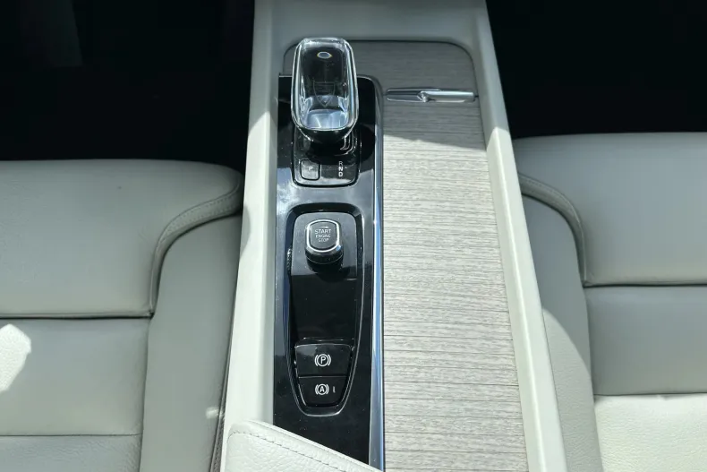 Volvo XC60 din 2021 cu 109.259 km - oferta VOL206374 - foto 18