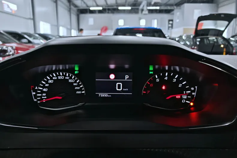 Peugeot 2008 din 2023 cu 75.947 km - oferta PEU206405 - foto 18