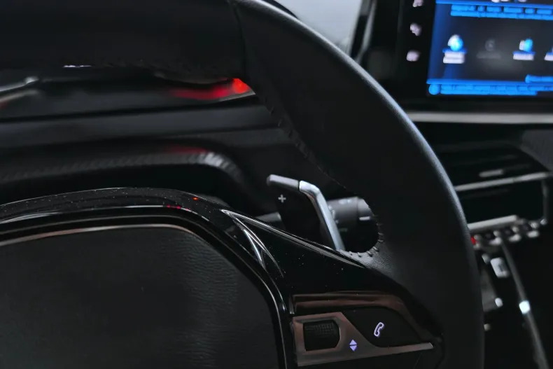 Peugeot 2008 din 2023 cu 75.947 km - oferta PEU206405 - foto 23