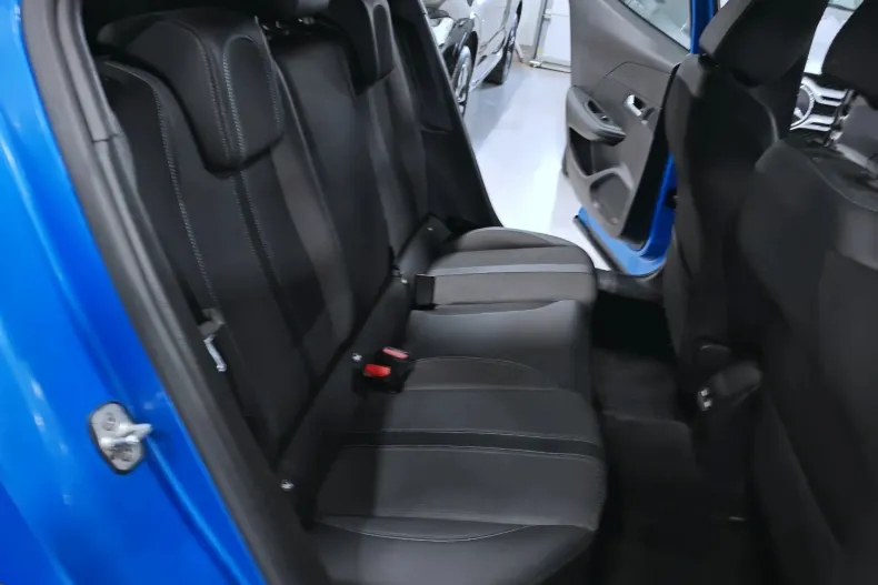 Peugeot 2008 din 2023 cu 75.947 km - oferta PEU206405 - foto 25