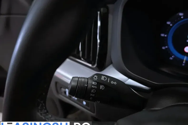 Volvo XC60 din 2021 cu 142.584 km - oferta VOL206406 - foto 28