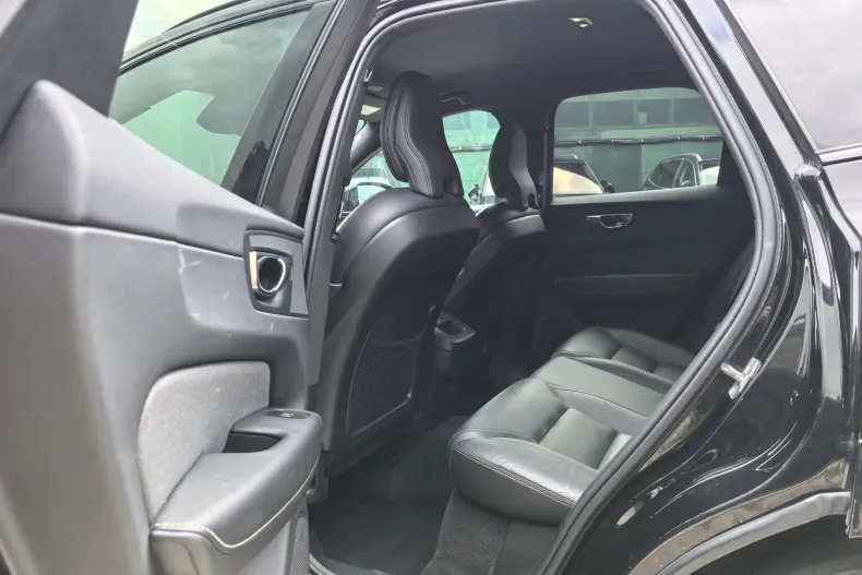 Volvo XC60 din 2021 cu 132.000 km - oferta VOL206410 - foto 13