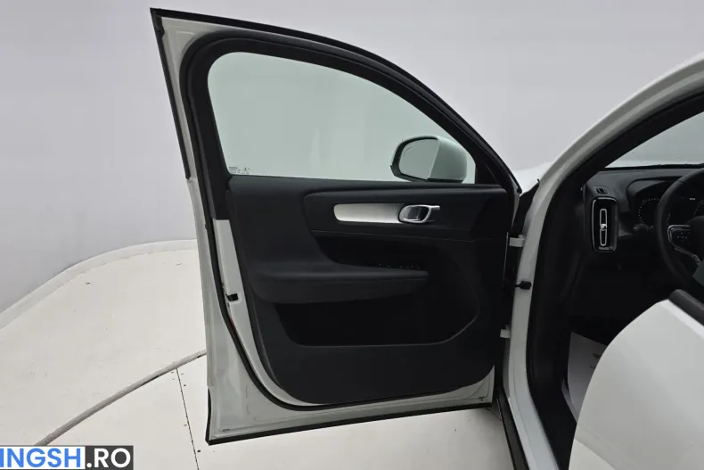 Volvo XC40 din 2021 cu 123.502 km - oferta VOL206422 - foto 10