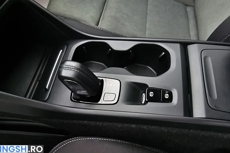 Volvo XC40 din 2021 cu 123.502 km - oferta VOL206422 - foto 16