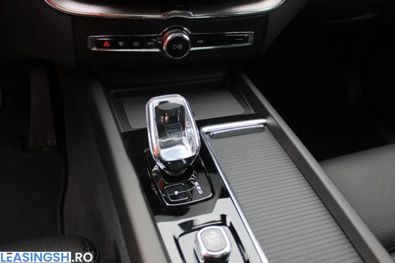 Volvo XC60 din 2026 cu 1.000 km - oferta VOL206442 - foto 13