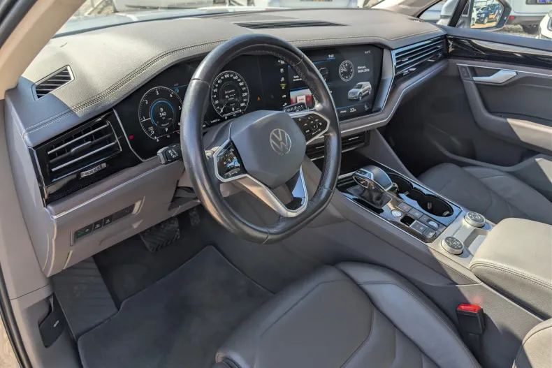 Volkswagen Touareg din 2021 cu 146.855 km - oferta VOL206463 - foto 13