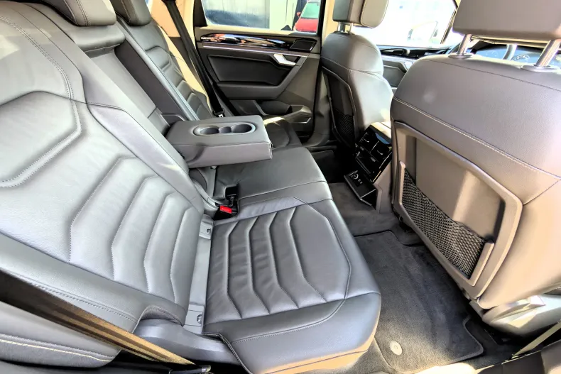 Volkswagen Touareg din 2021 cu 146.855 km - oferta VOL206463 - foto 21