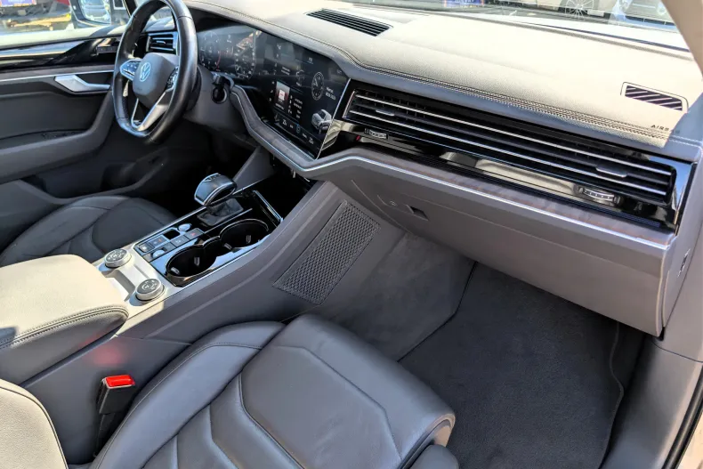 Volkswagen Touareg din 2021 cu 146.855 km - oferta VOL206463 - foto 24