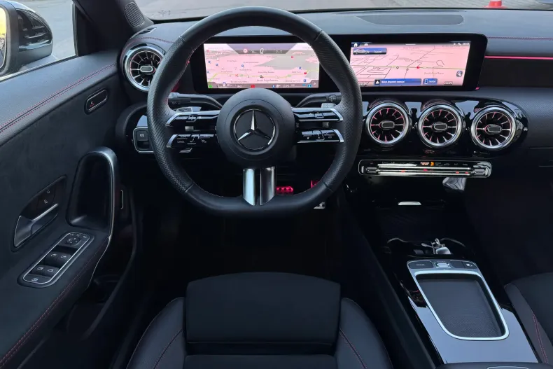 Mercedes-Benz CLA 180 (Clasa CLA) din 2025 cu 19.800 km - oferta MER206467 - foto 7