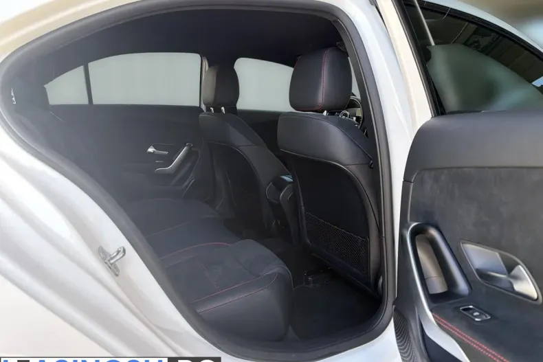 Mercedes-Benz A 200 (Clasa A) din 2023 cu 6.300 km - oferta MER206470 - foto 13
