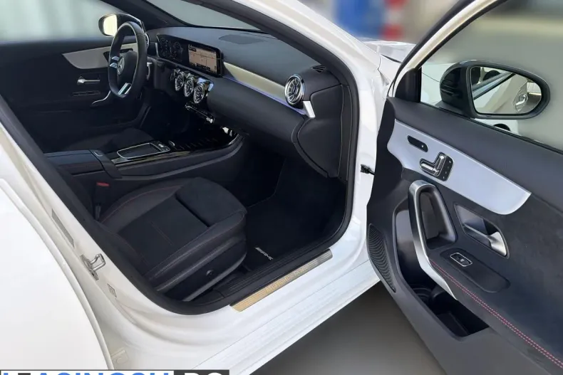 Mercedes-Benz A 200 (Clasa A) din 2023 cu 6.300 km - oferta MER206470 - foto 14