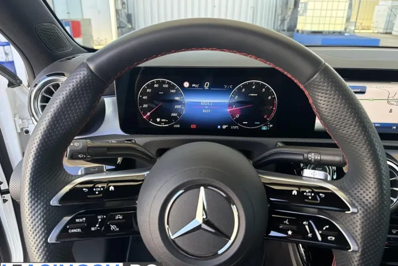 Mercedes-Benz A 200 (Clasa A) din 2023 cu 6.300 km - oferta MER206470 - foto 16