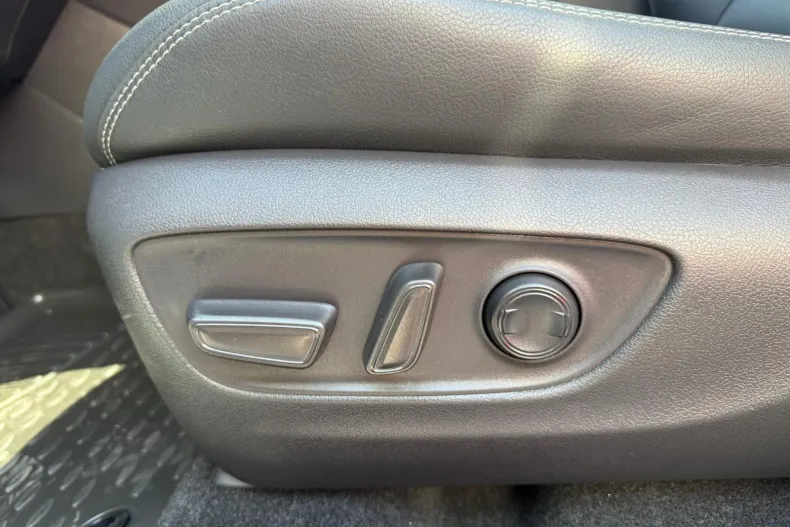 Toyota RAV4 din 2023 cu 62.732 km - oferta TOY206487 - foto 26