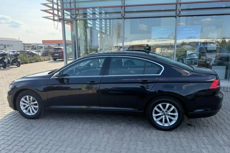 Volkswagen Passat din 2021 cu 56.639 km - oferta VOL206490 - foto 5