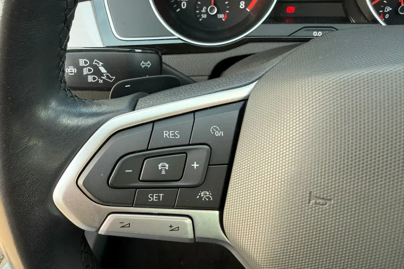 Volkswagen Passat din 2021 cu 56.639 km - oferta VOL206490 - foto 16