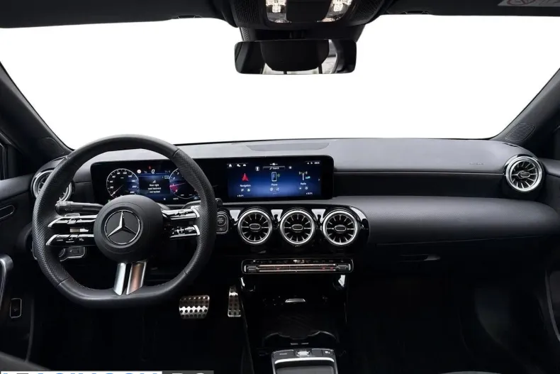 Mercedes-Benz A 220 (Clasa A) din 2024 cu 6.200 km - oferta MER206507 - foto 9